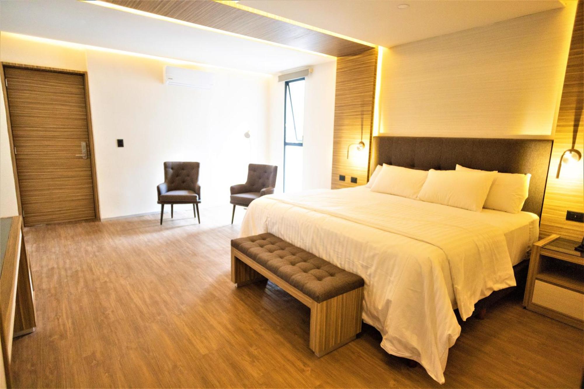 Hotel Plaza By Kavia Merida Exterior photo
